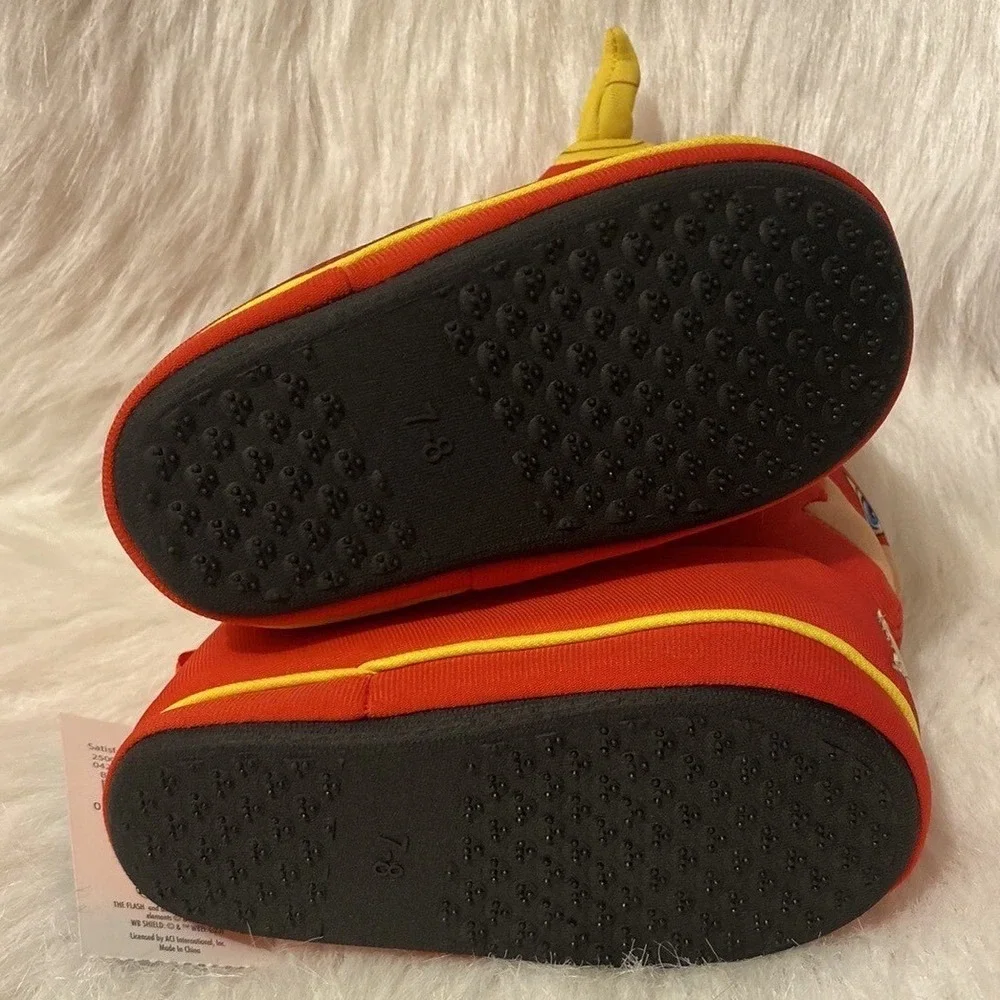 DC Flash Slippers Toddler Little Boys Size 7-8 Red Light Up Slip On Shoes Plush